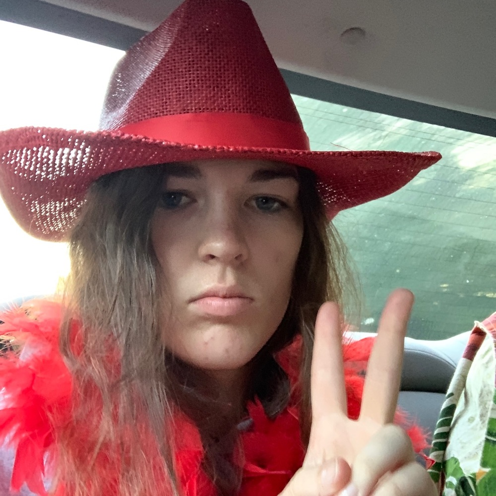 Meet your Posher, Alli